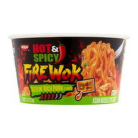 Nissin Hot & Spicy Fire Wok Sizzlin' Rich Pork Flavor Asian Noodles in Sauce, 4.37 Ounce